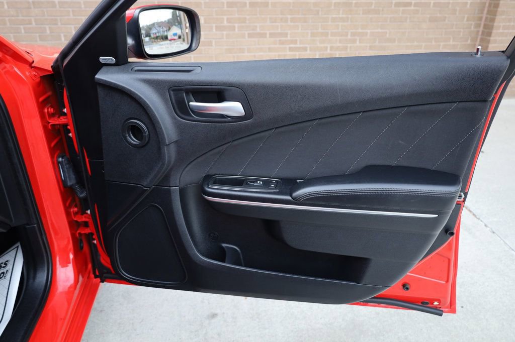Used 2016 Dodge Charger SXT w/ Navigation & Travel Group image 24