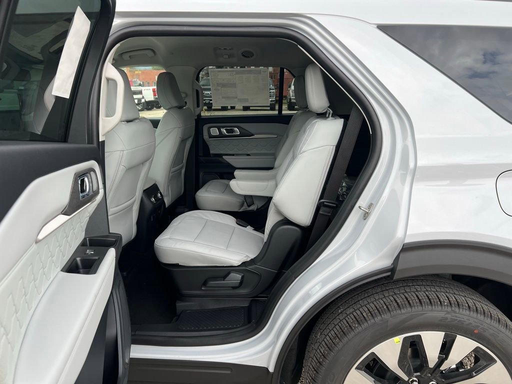 New 2026 Ford Explorer Platinum w/ LUX Leather Package image 15