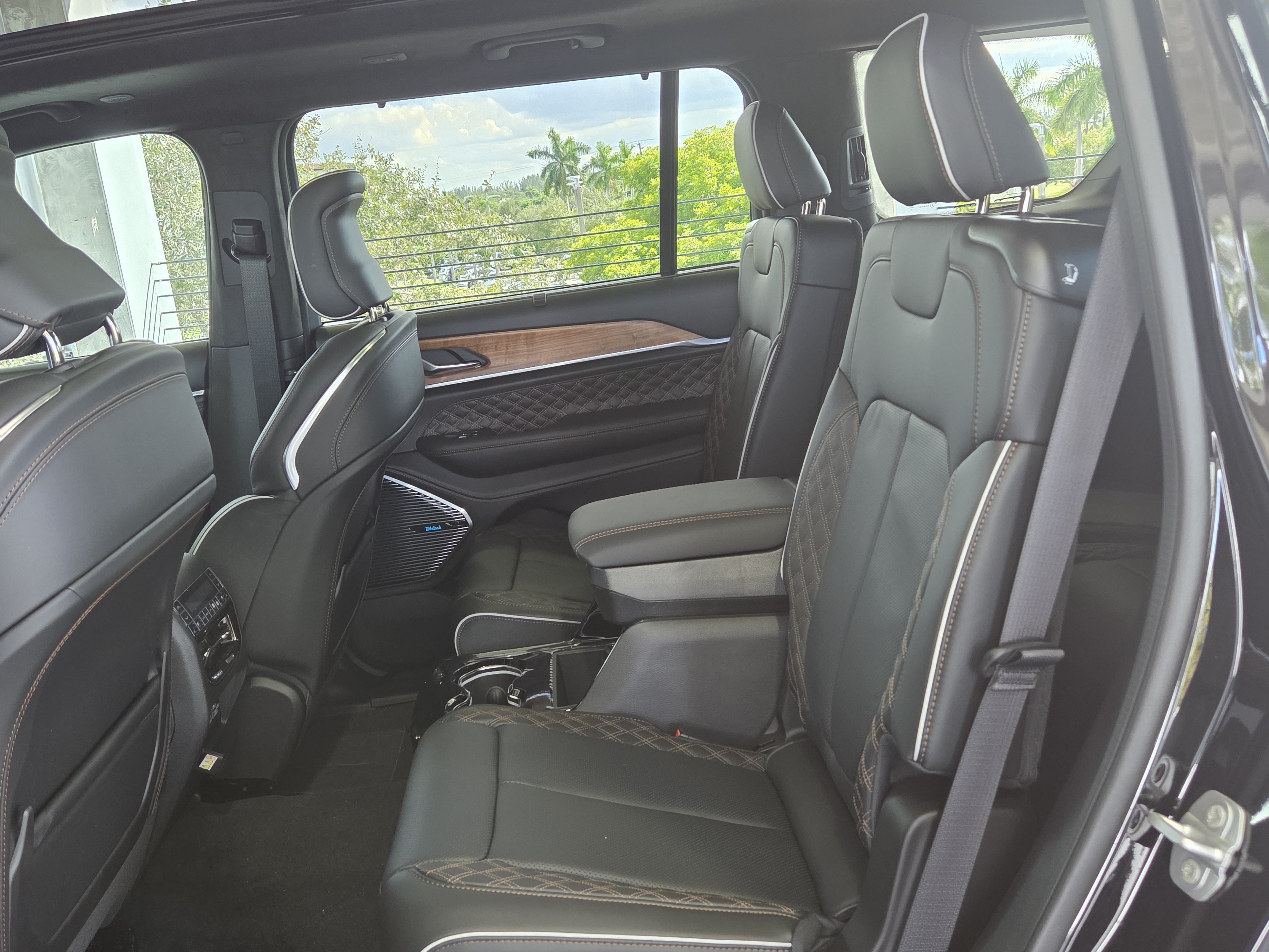 New 2025 Jeep Grand Cherokee L Summit AWD/4WD image 15