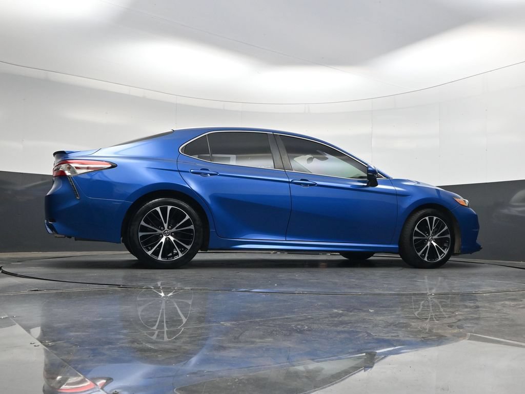 Used 2020 Toyota Camry SE FWD image 37