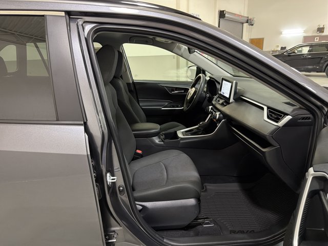 Used 2025 Toyota RAV4 XLE FWD image 36