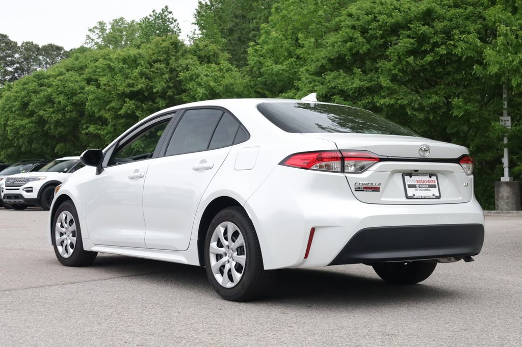 Used 2026 Toyota Corolla LE FWD image 3