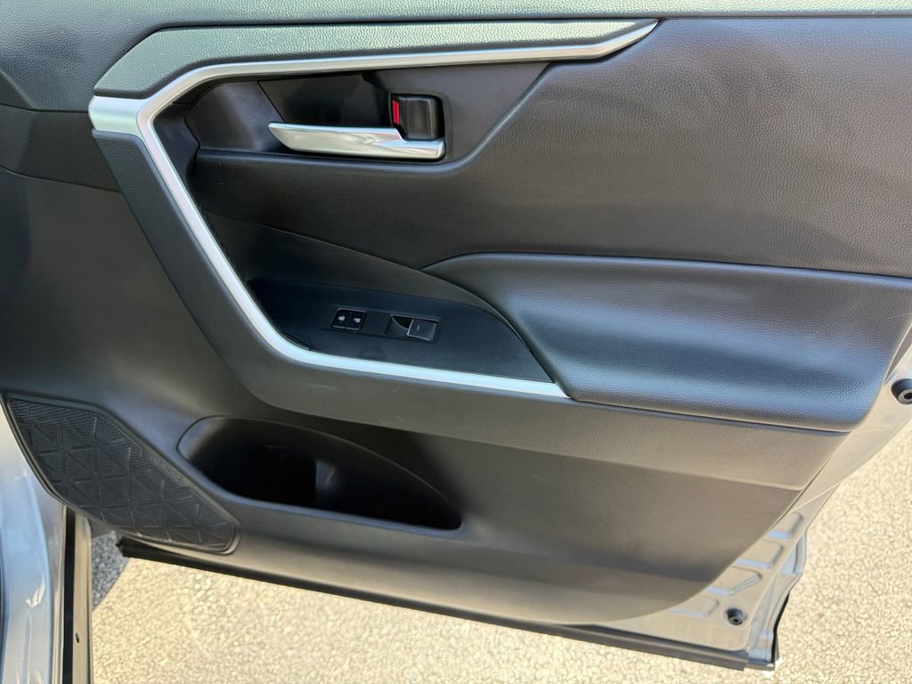 Certified 2024 Toyota RAV4 XLE FWD image 19