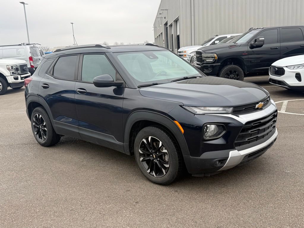 Used 2021 Chevrolet TrailBlazer LT w/ Sun and Liftgate Package image 2
