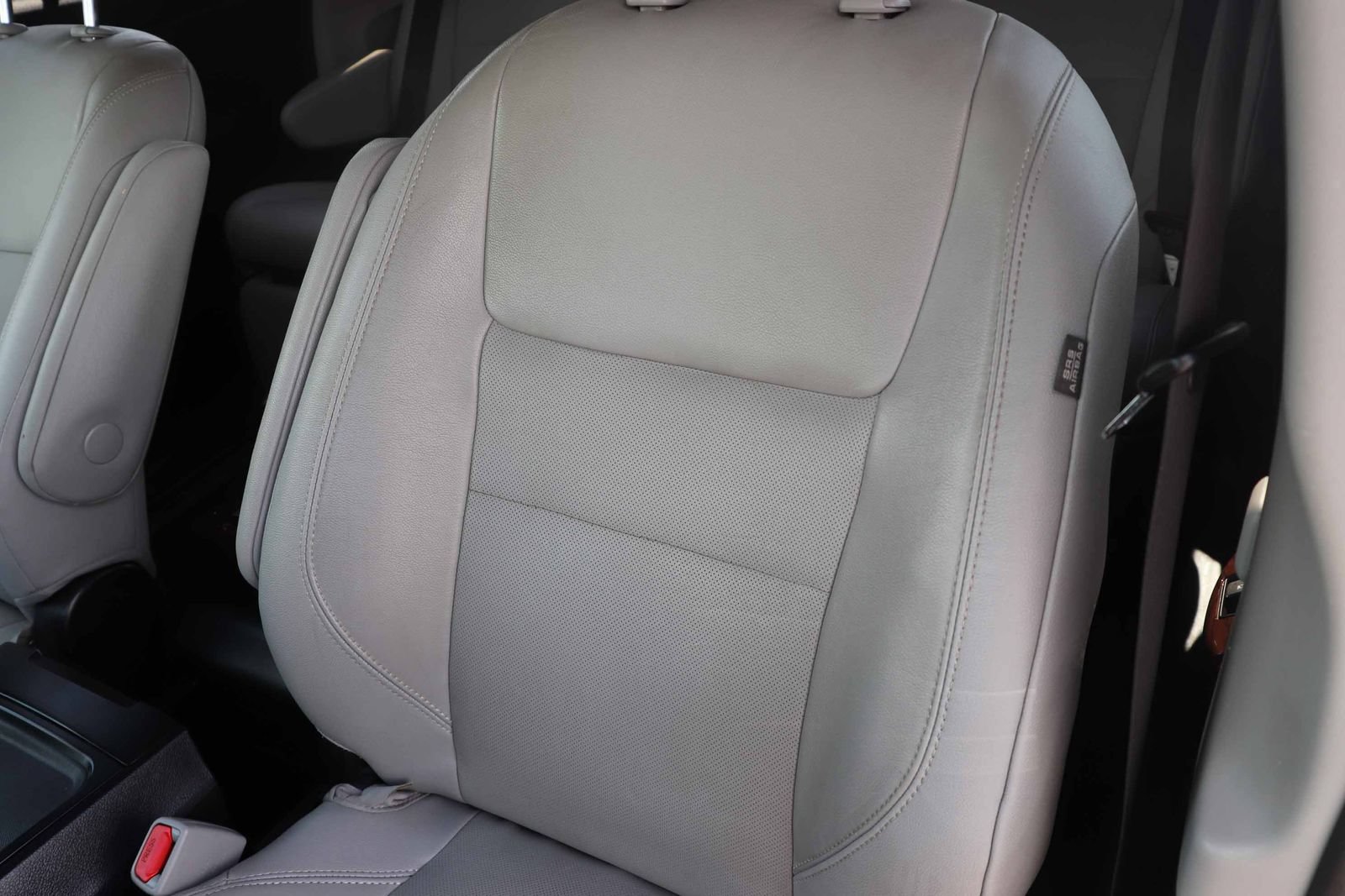 Certified 2020 Toyota Sienna Limited FWD image 26