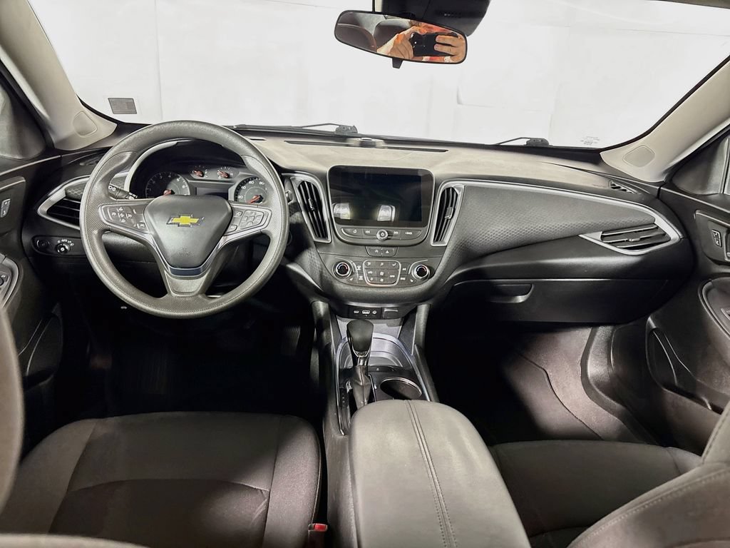 Used 2023 Chevrolet Malibu LT FWD image 12