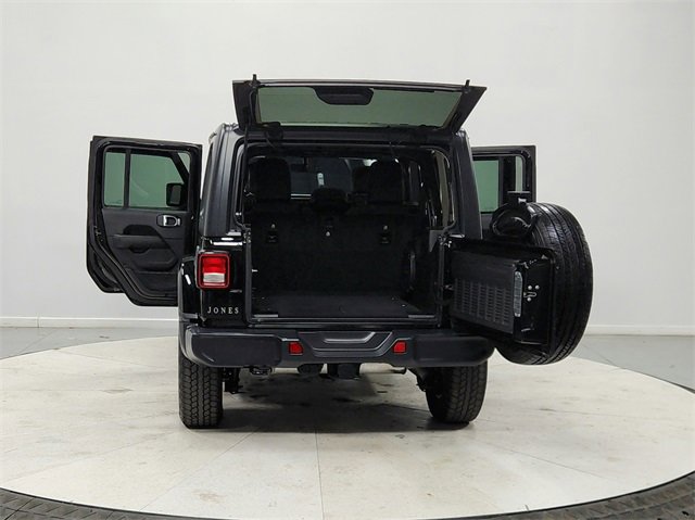 Used 2018 Jeep Wrangler Unlimited Sahara image 14