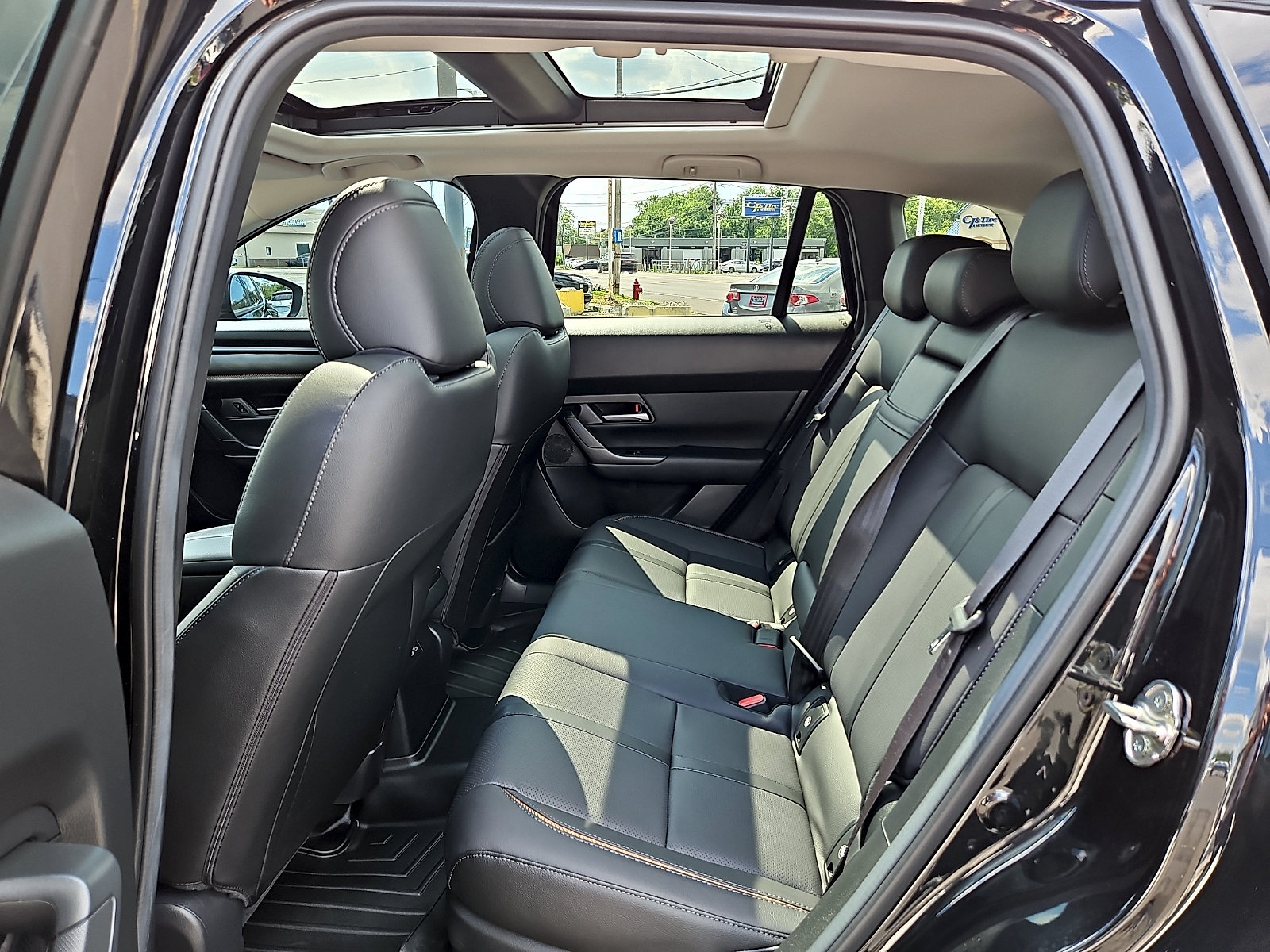 Certified 2026 MAZDA CX-50 AWD 2.5 Hybrid w/ Premium Pkg image 11
