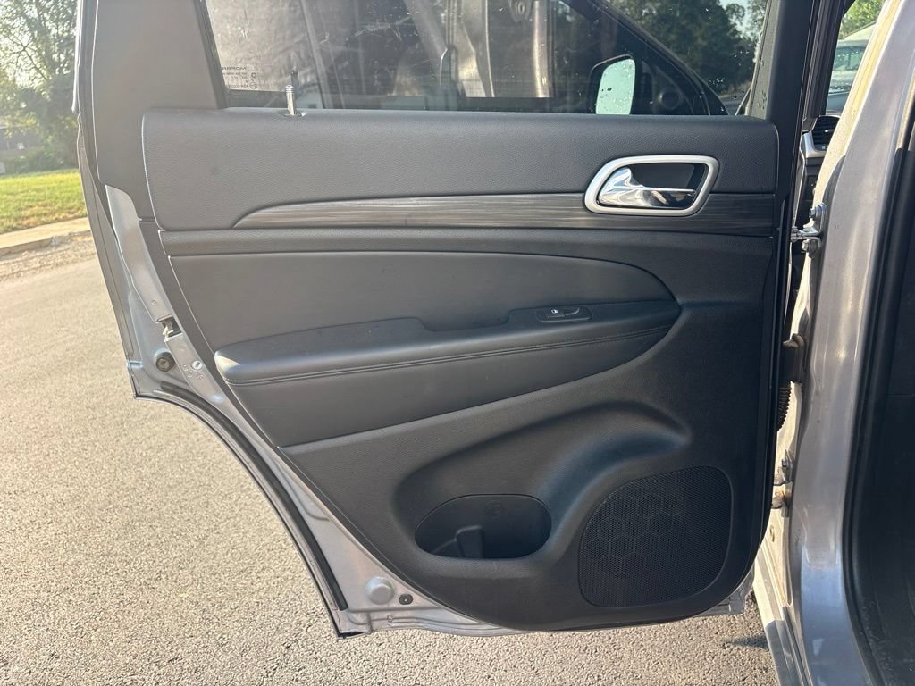 Used 2021 Jeep Grand Cherokee Laredo X RWD image 18