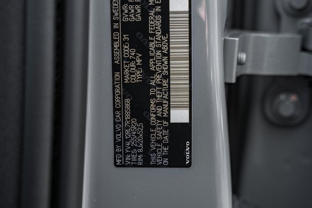 Used 2024 Volvo XC60 B5 Plus image 39