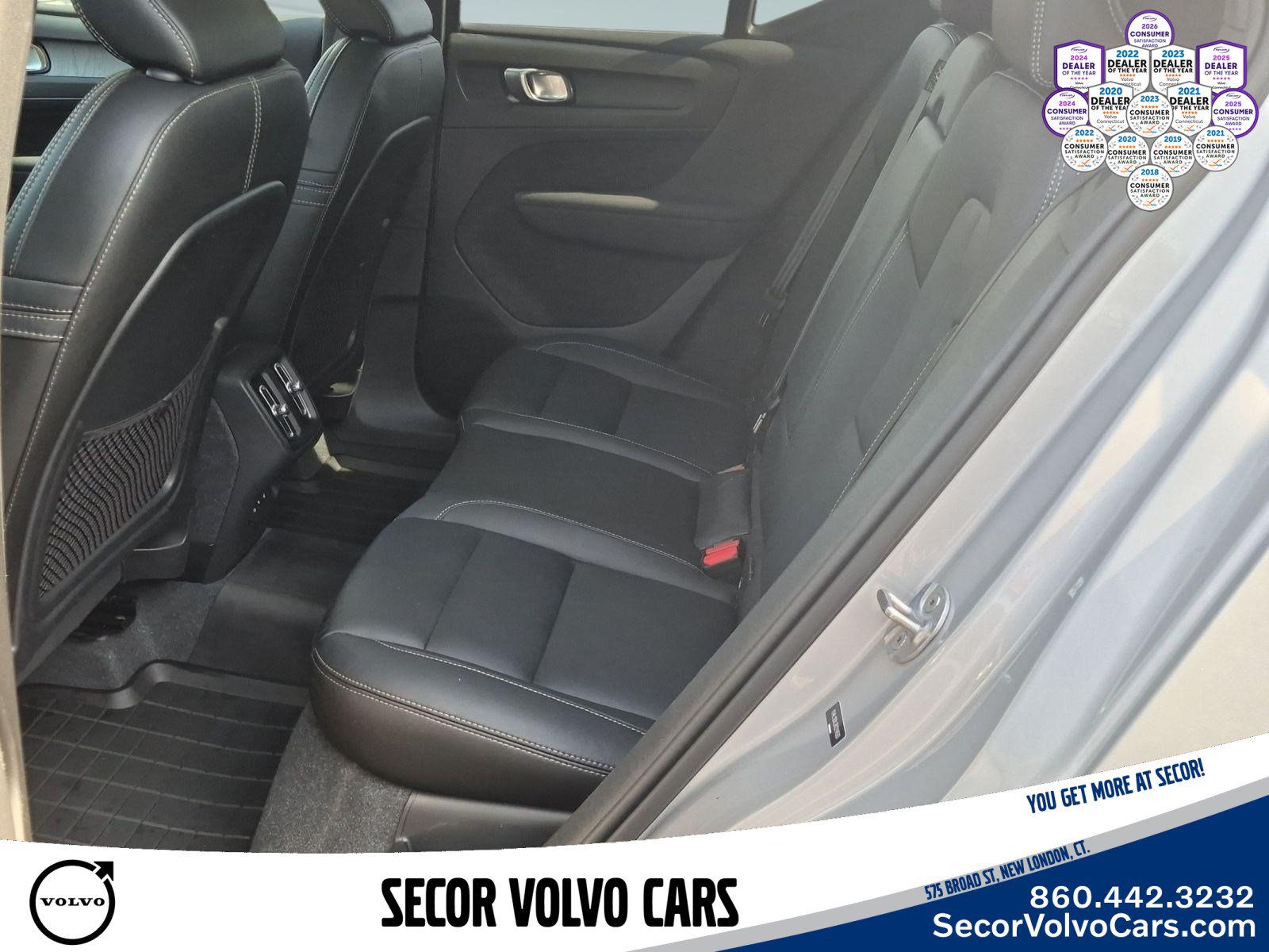 Used 2024 Volvo XC40 B5 Plus w/ Climate Package AWD/4WD image 15