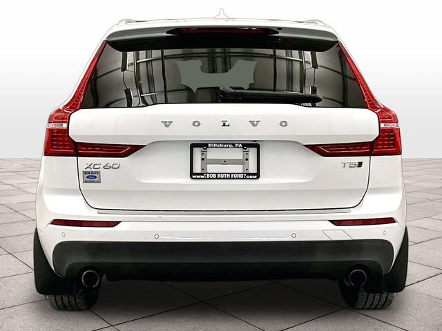 Used 2019 Volvo XC60 T5 Momentum w/ Multimedia Package AWD/4WD image 4