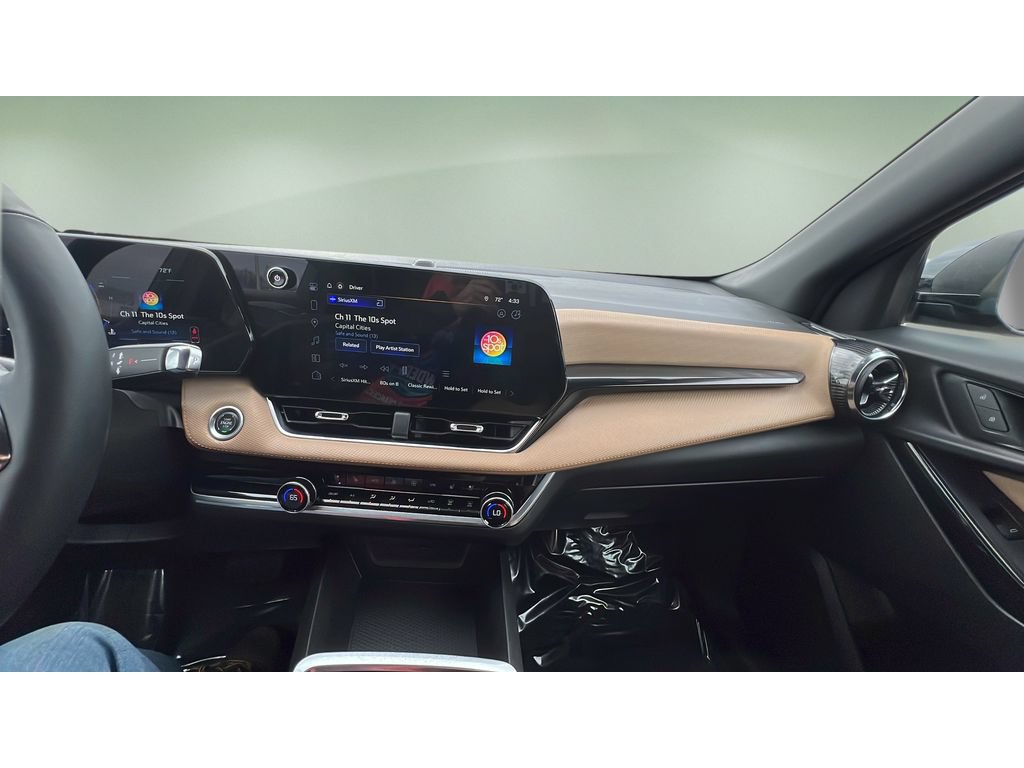 Certified 2025 Chevrolet Equinox ACTIV w/ Safety and Technology Package AWD/4WD image 17
