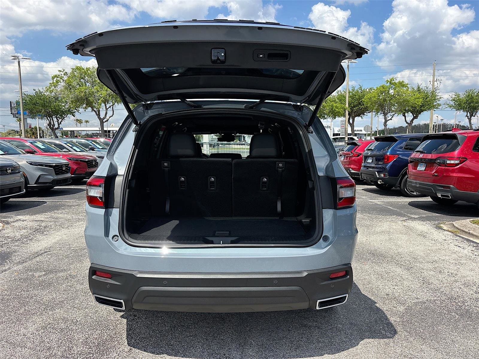 Certified 2025 Honda Pilot Black Edition image 32