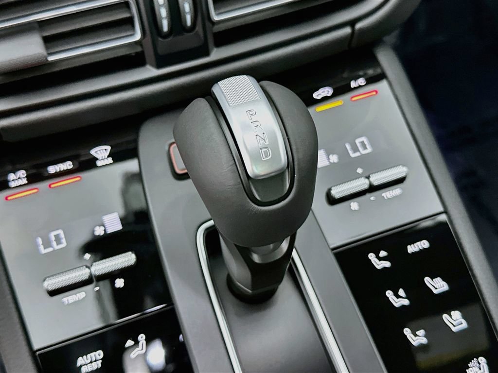 New 2026 Porsche Macan AWD/4WD image 19