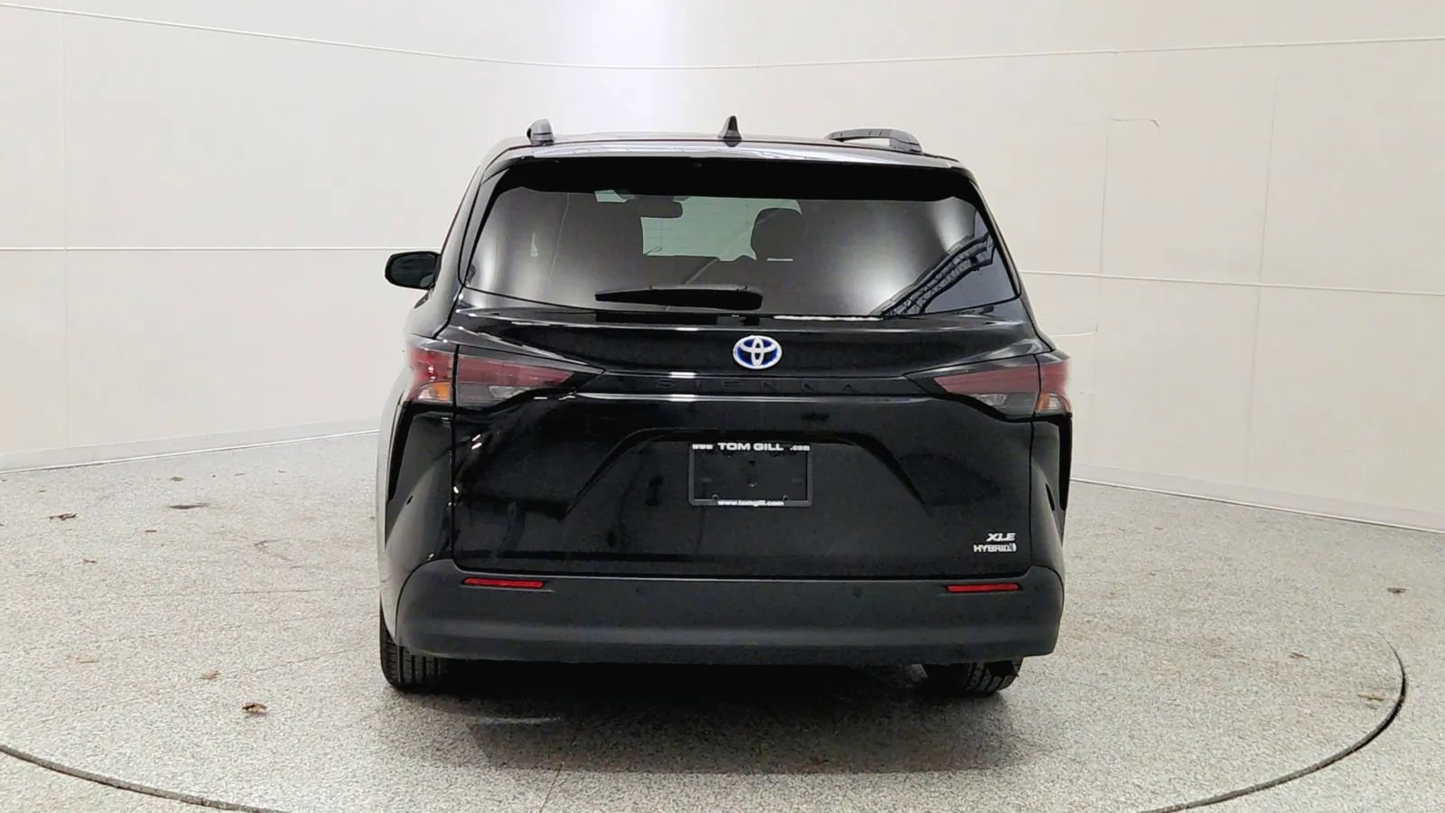 Used 2024 Toyota Sienna XLE image 6