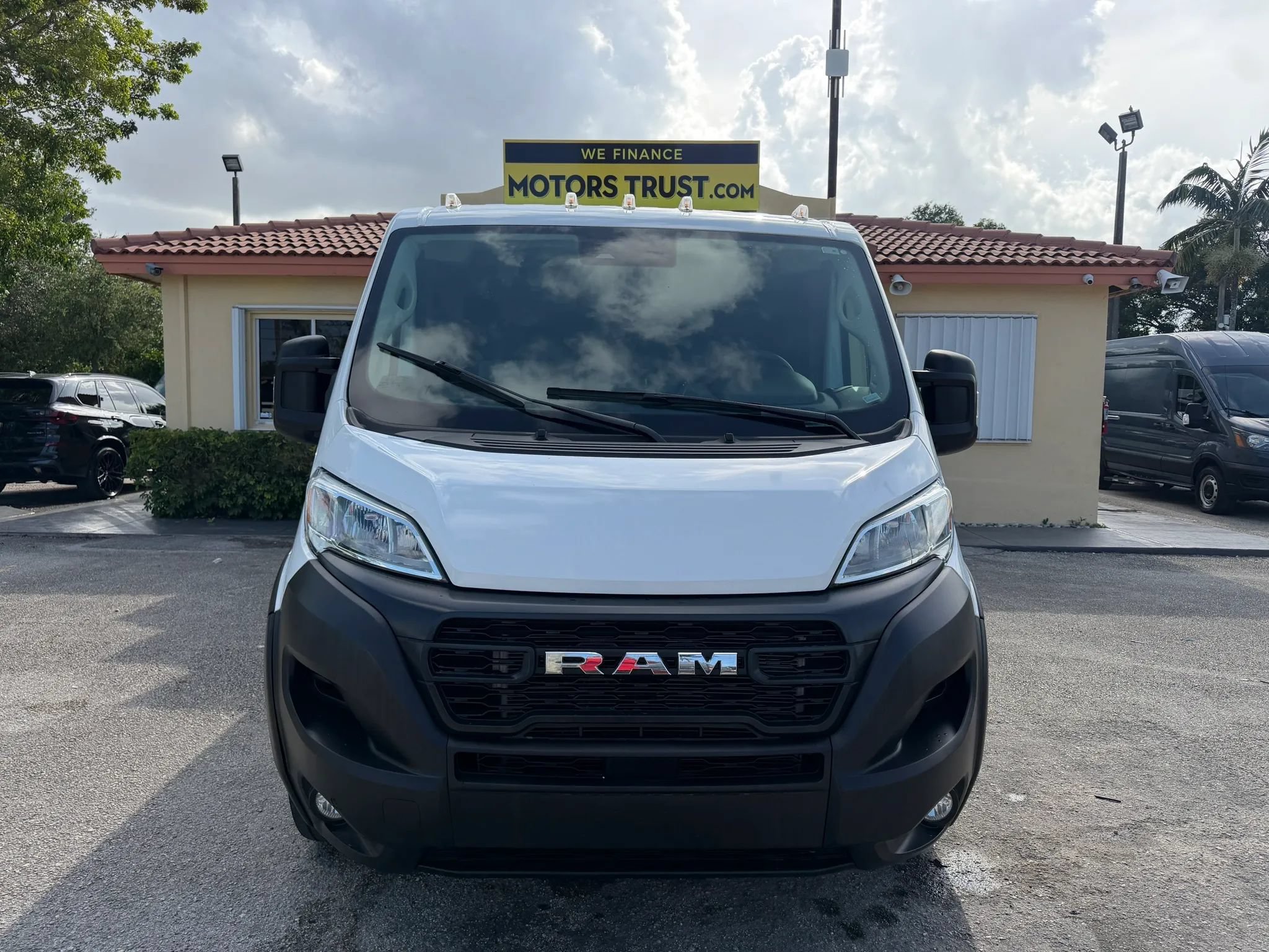 Used 2025 RAM ProMaster 2500 w/ Convenience Group FWD image 10