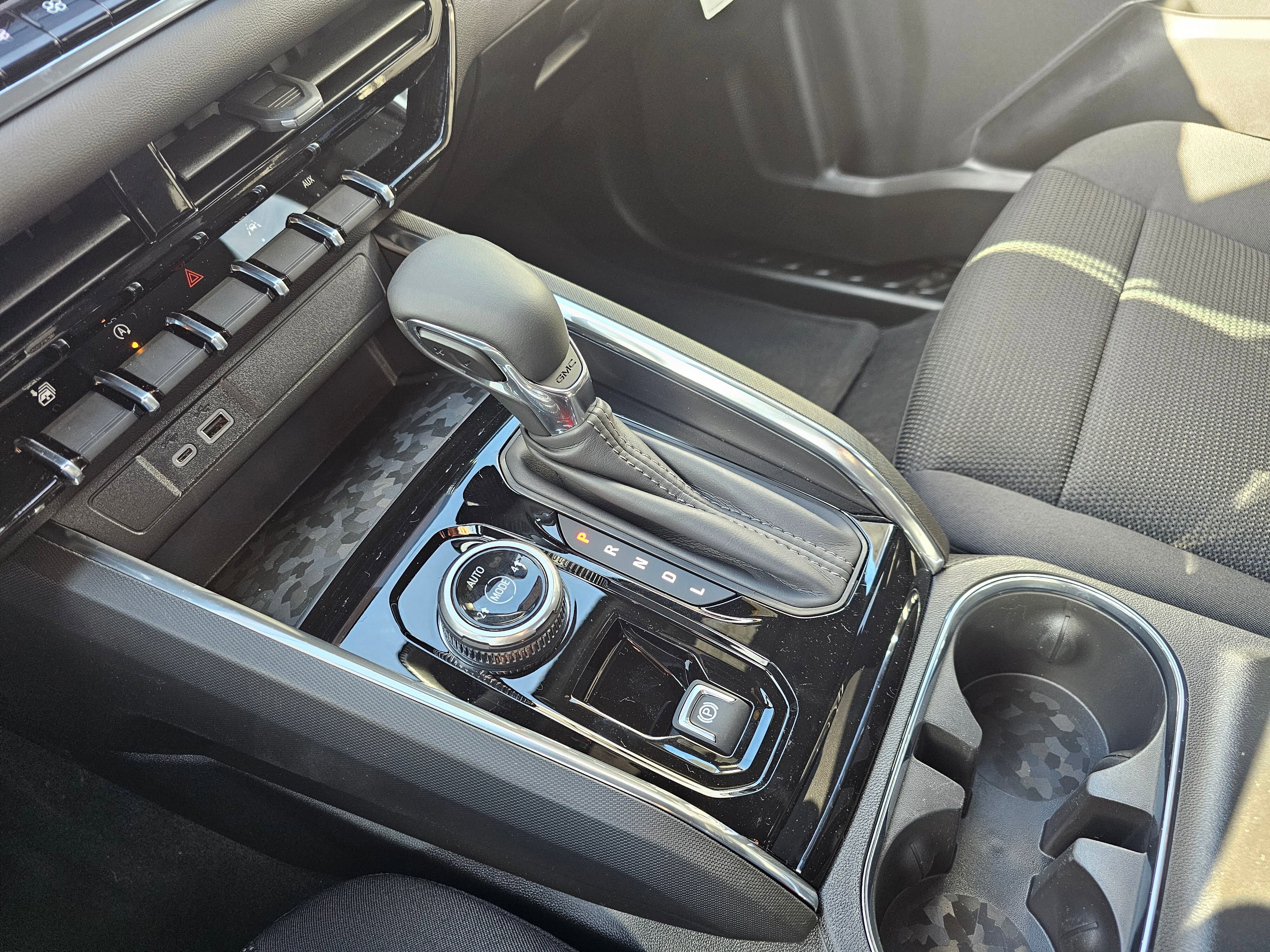 New 2026 GMC Canyon Elevation w/ Convenience Package image 23