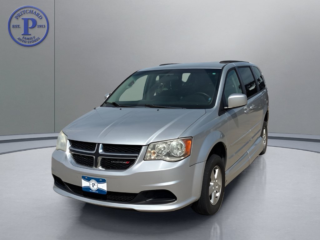 Used 2012 Dodge Grand Caravan SXT FWD image 3