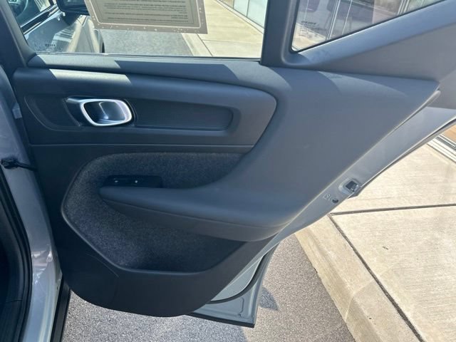 Used 2024 Volvo XC40 B5 Core AWD/4WD image 12