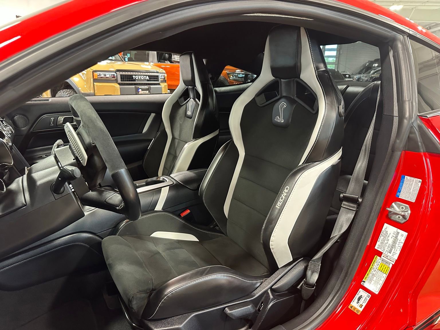 Used 2021 Ford Mustang Shelby GT500 w/ Technology Package RWD image 14