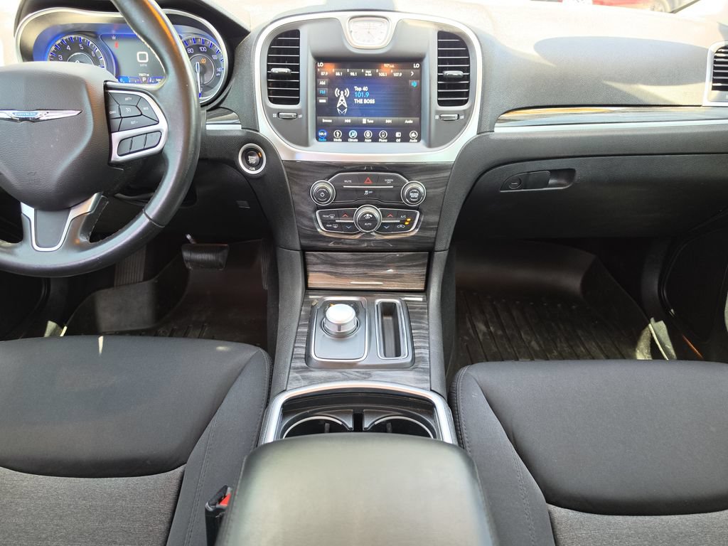 Certified 2019 Chrysler 300 Touring w/ Chrome Appearance Package RWD image 13