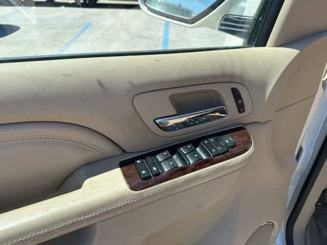 Used 2013 Cadillac Escalade Premium AWD/4WD image 14
