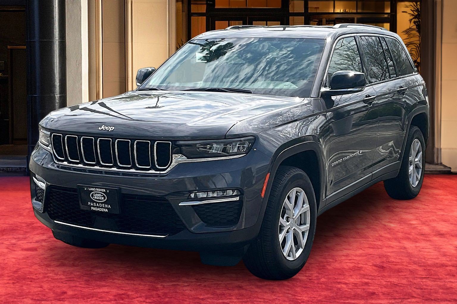 Used 2022 Jeep Grand Cherokee Limited w/ Trailer Tow Prep Group (B) RWD image 1
