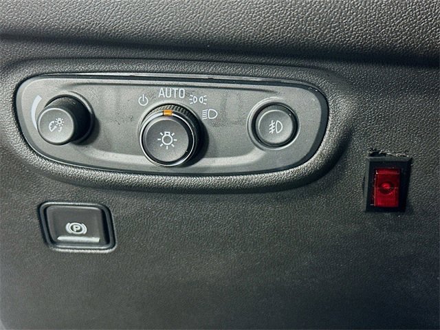 Used 2021 GMC Terrain SLT w/ Elevation Edition image 10