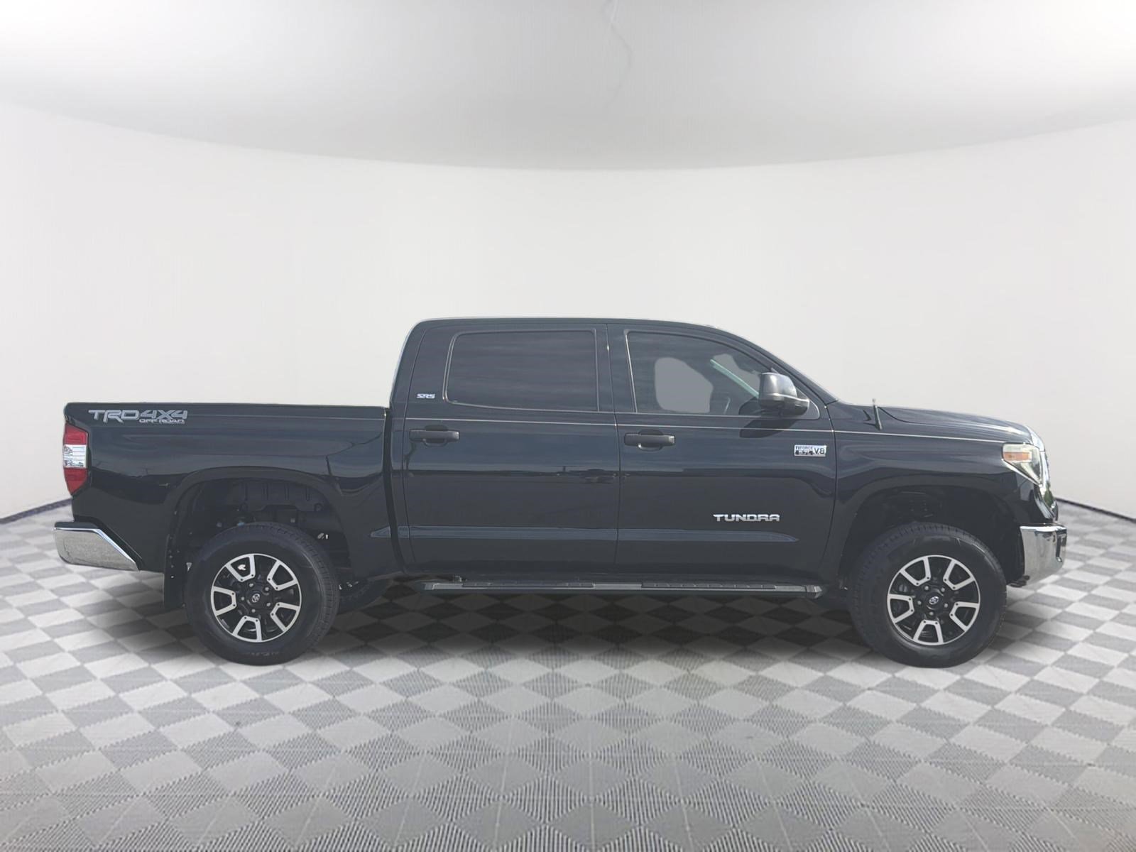Used 2018 Toyota Tundra SR5 w/ TRD Off Road Package AWD/4WD image 17
