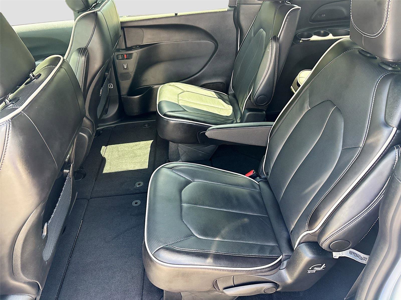 Used 2026 Chrysler Pacifica Limited FWD image 26