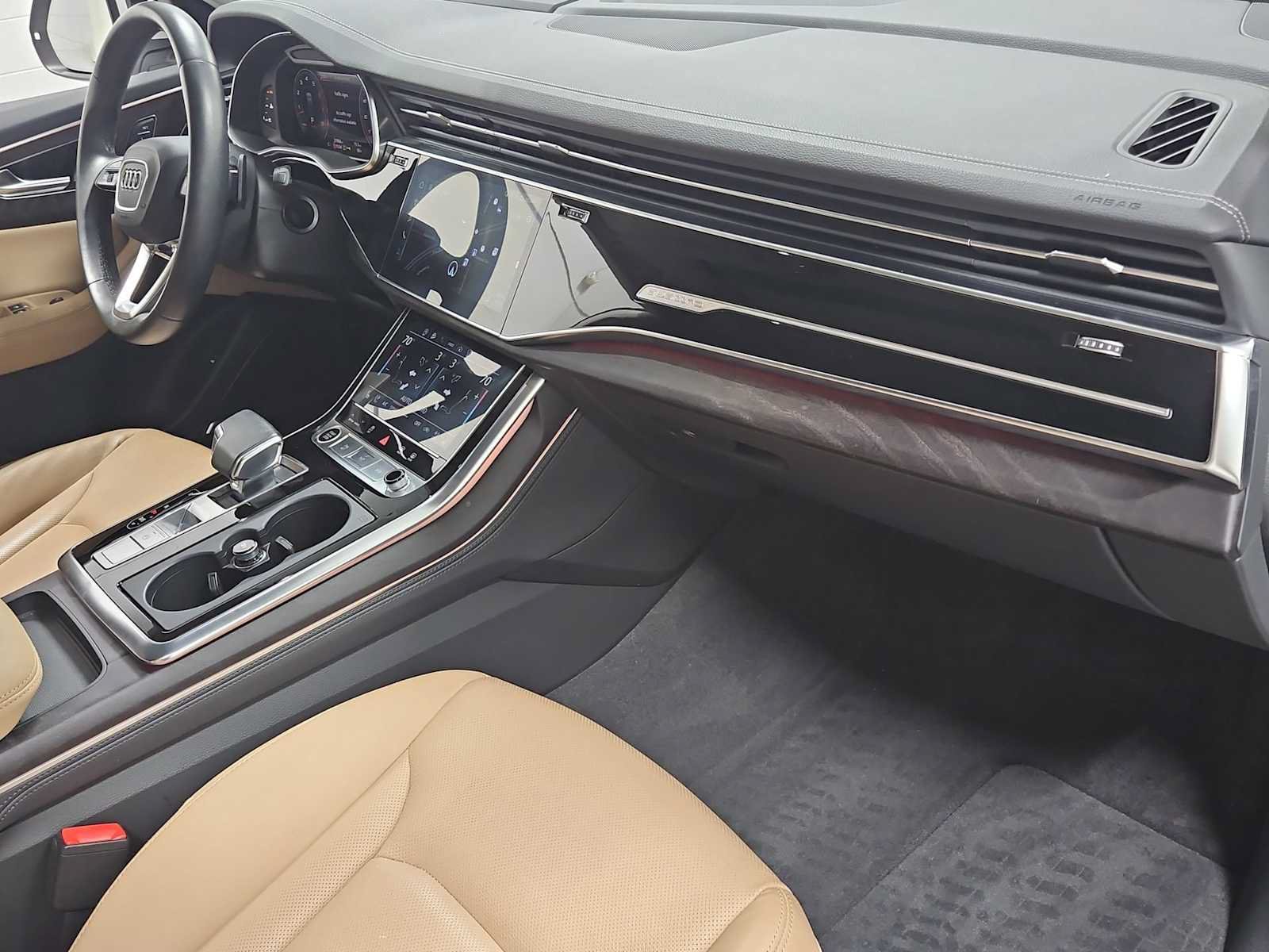 Used 2023 Audi Q8 Prestige AWD/4WD image 6