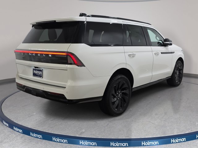 New 2027 Lincoln Navigator Reserve w/ Jet Appearance Package AWD/4WD image 5