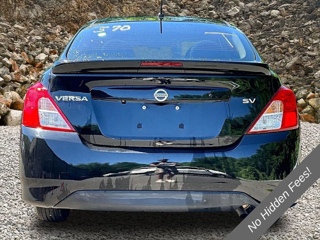 Used 2019 Nissan Versa SV FWD image 4