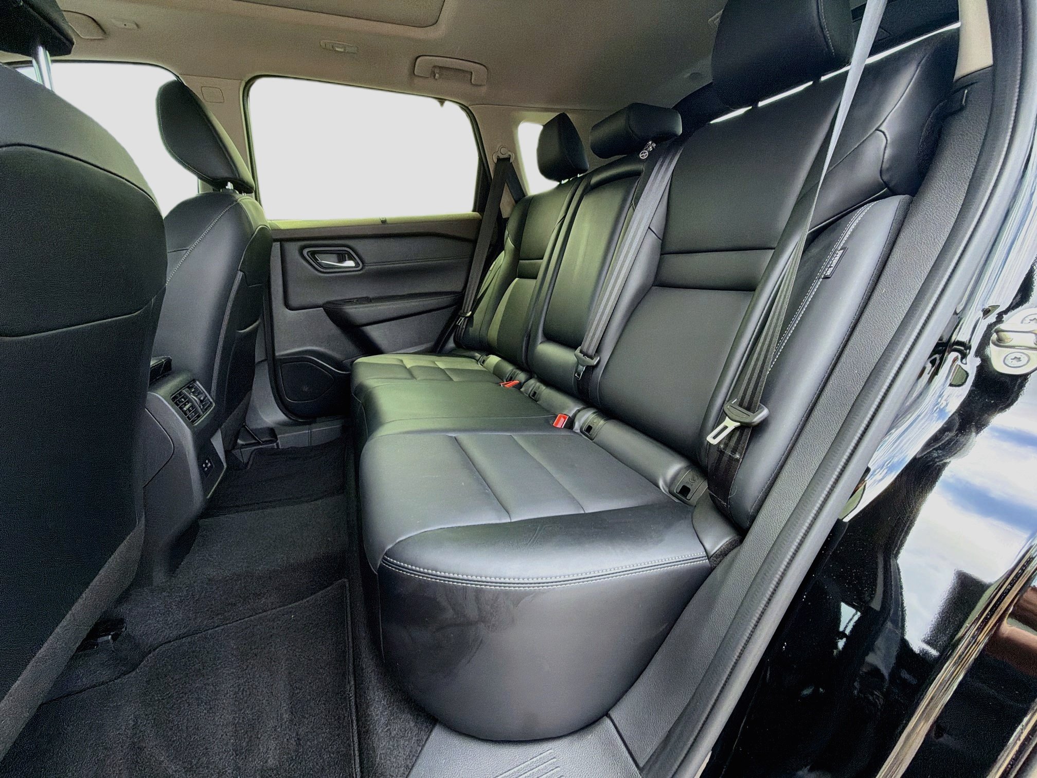Used 2023 Nissan Rogue SV w/ SV Premium B Package FWD image 21