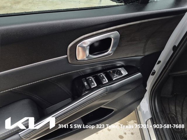 Certified 2025 Kia Sorento SX AWD/4WD image 24
