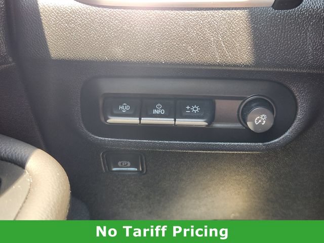 Used 2022 GMC Terrain SLT w/ Tech Package FWD image 21