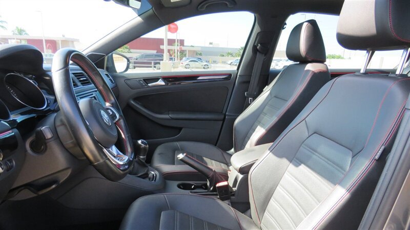Used 2017 Volkswagen Jetta GLI FWD image 17