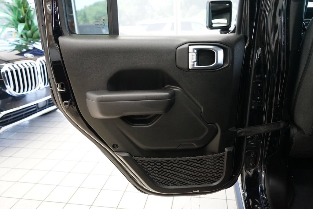 Used 2024 Jeep Wrangler Unlimited AWD/4WD image 46