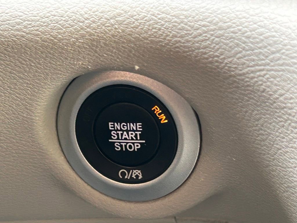 Certified 2024 Chrysler Pacifica Touring-L image 45