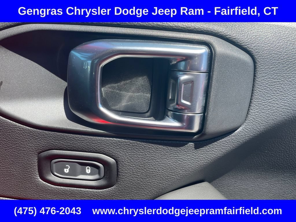 Certified 2025 Jeep Wrangler Unlimited Sahara AWD/4WD image 13