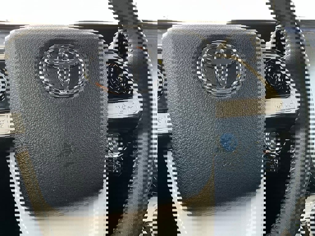 Used 2018 Toyota Prius Prime Plus image 19