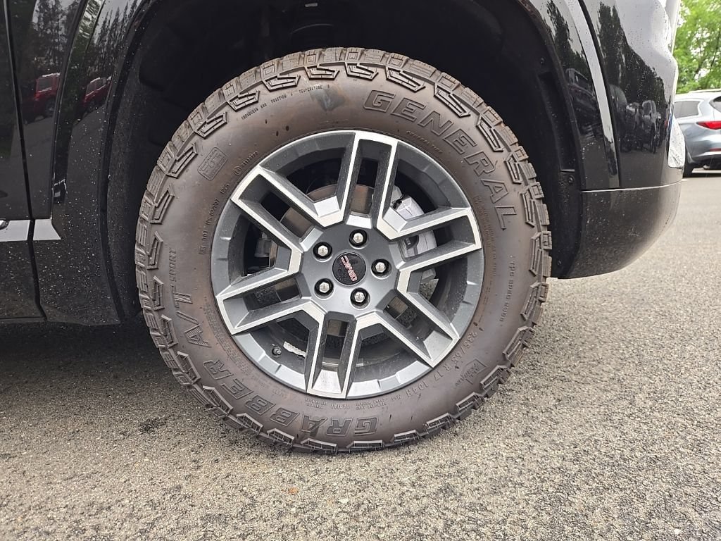 New 2026 GMC Terrain AT4 w/ Technology Package II AWD/4WD image 7