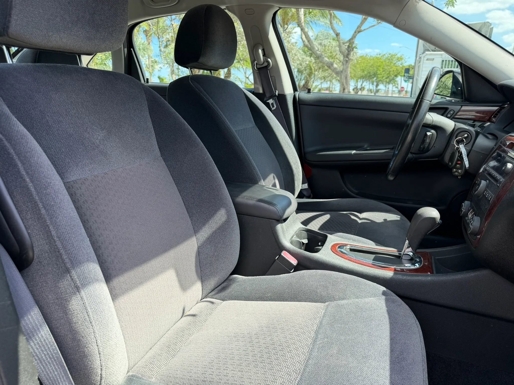 Used 2010 Chevrolet Impala LT w/ Convenience Package FWD image 16