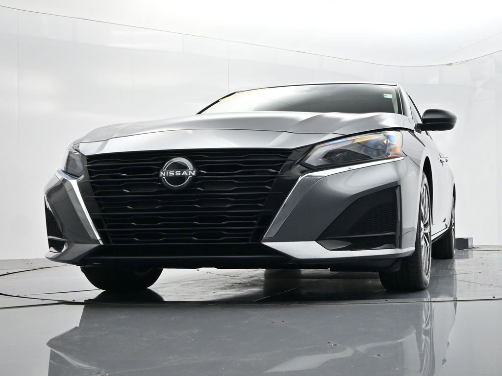 Used 2024 Nissan Altima 2.5 SV image 48