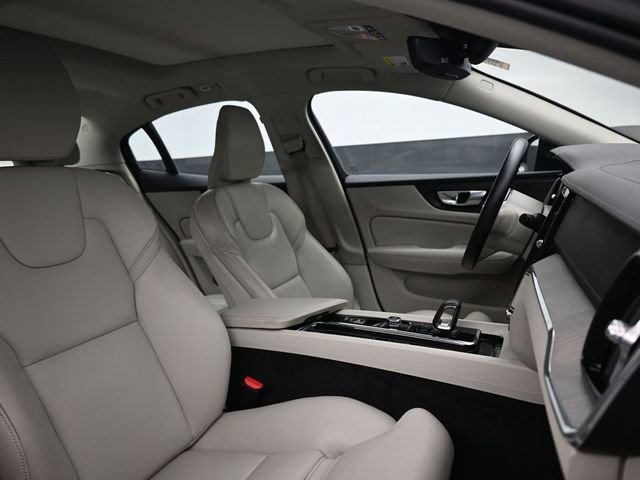 Used 2024 Volvo S60 B5 Ultimate image 34