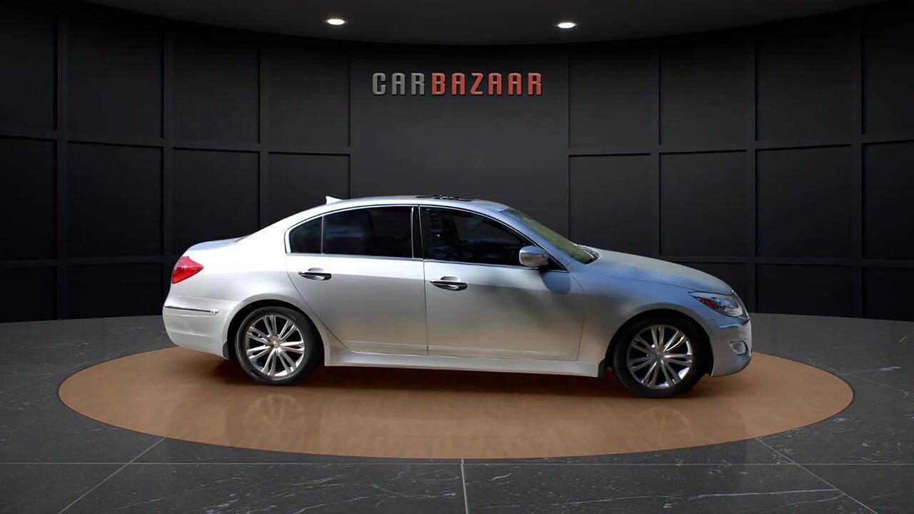 Used 2013 Hyundai Genesis 3.8 w/ Premium Pkg image 4