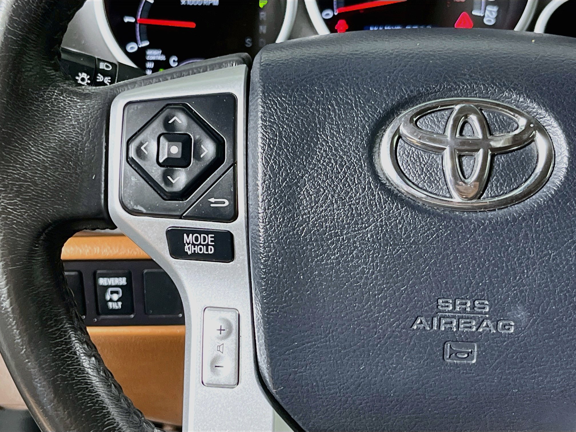 Used 2017 Toyota Sequoia Platinum AWD/4WD image 17