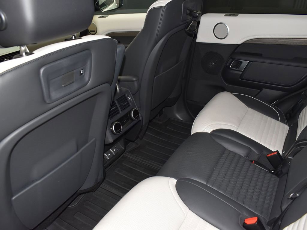 Used 2023 Land Rover Discovery HSE R-Dynamic image 15