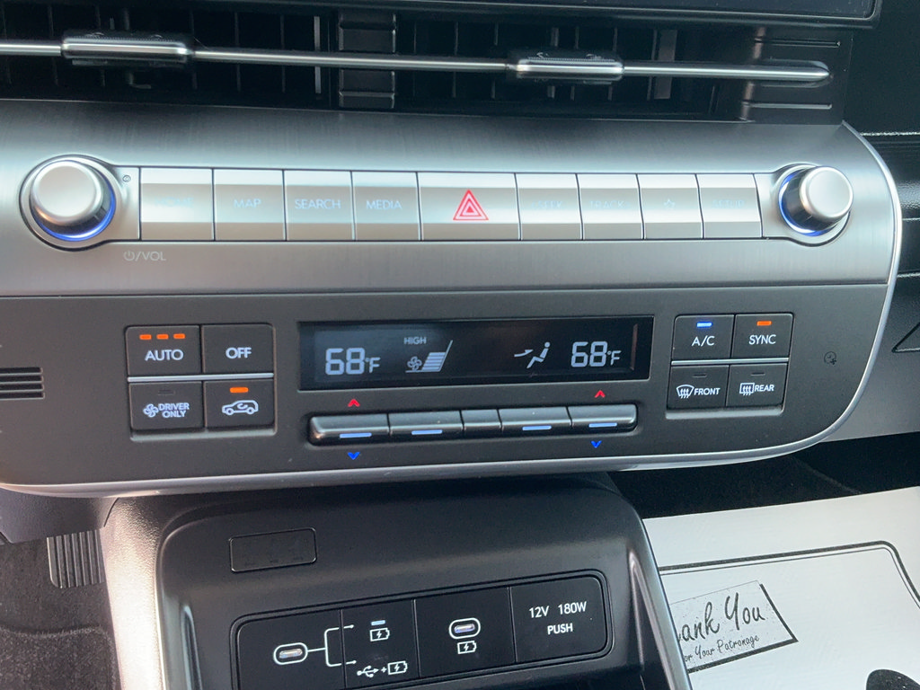 Used 2024 Hyundai Kona SEL FWD image 25
